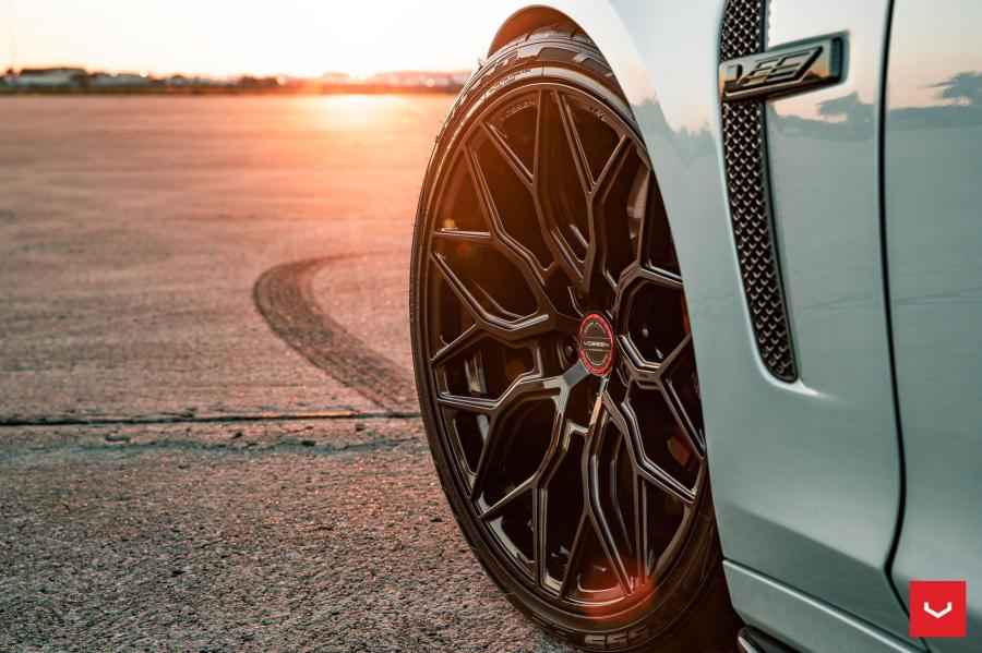 Колеса Cadillac CTS-V on Vossen Wheels (HF-2) 2019 года  (фото 25 из 32)